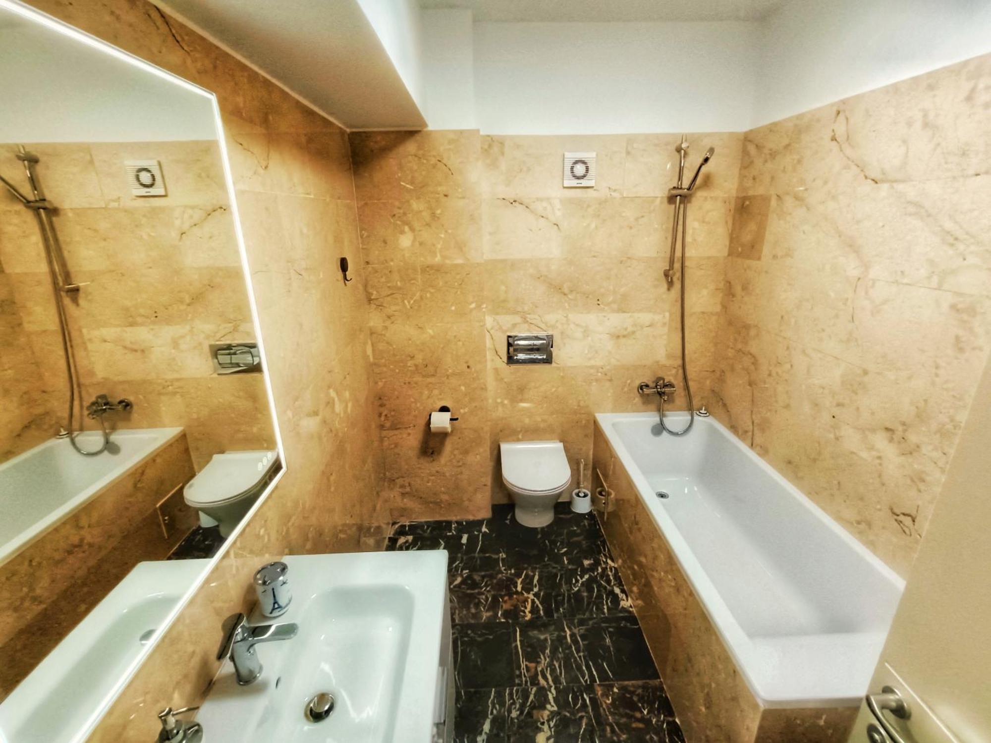 Super Apartments Near Airport With Shop & Free Parking Iasi Eksteriør billede