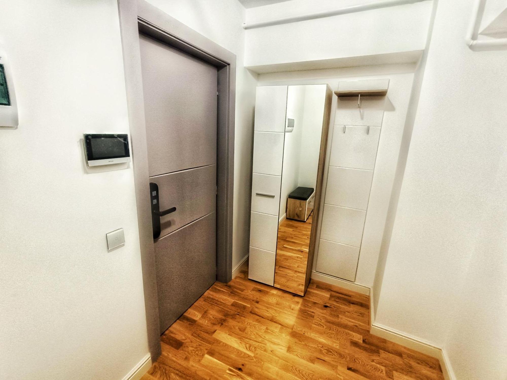 Super Apartments Near Airport With Shop & Free Parking Iasi Eksteriør billede