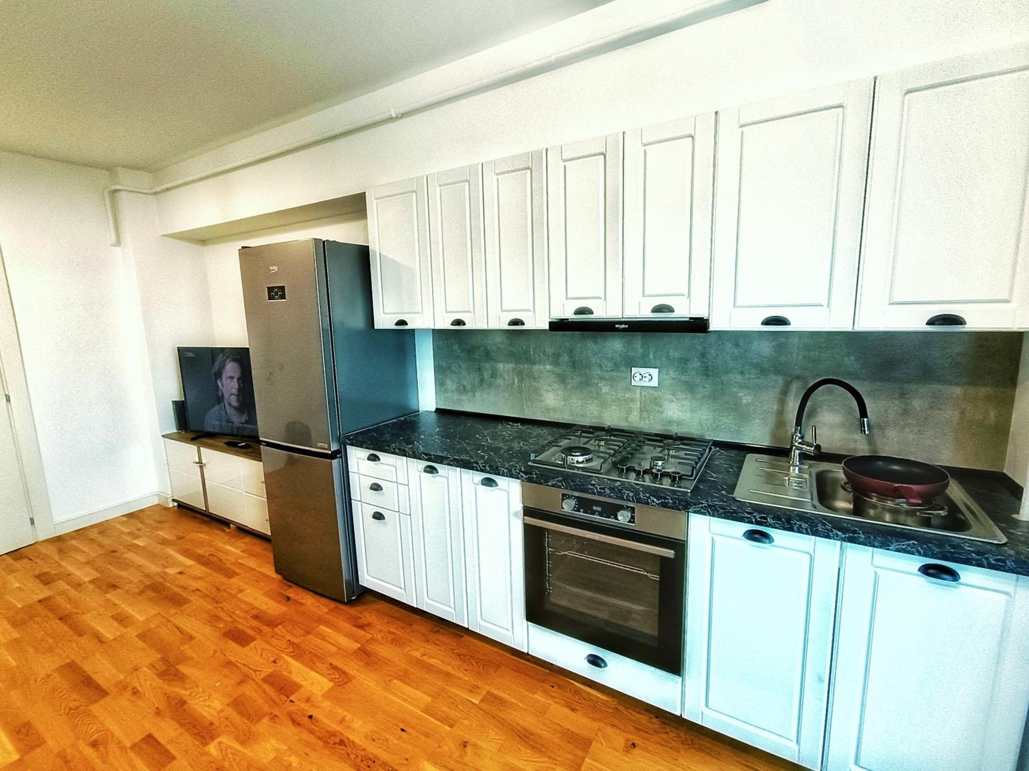 Super Apartments Near Airport With Shop & Free Parking Iasi Eksteriør billede