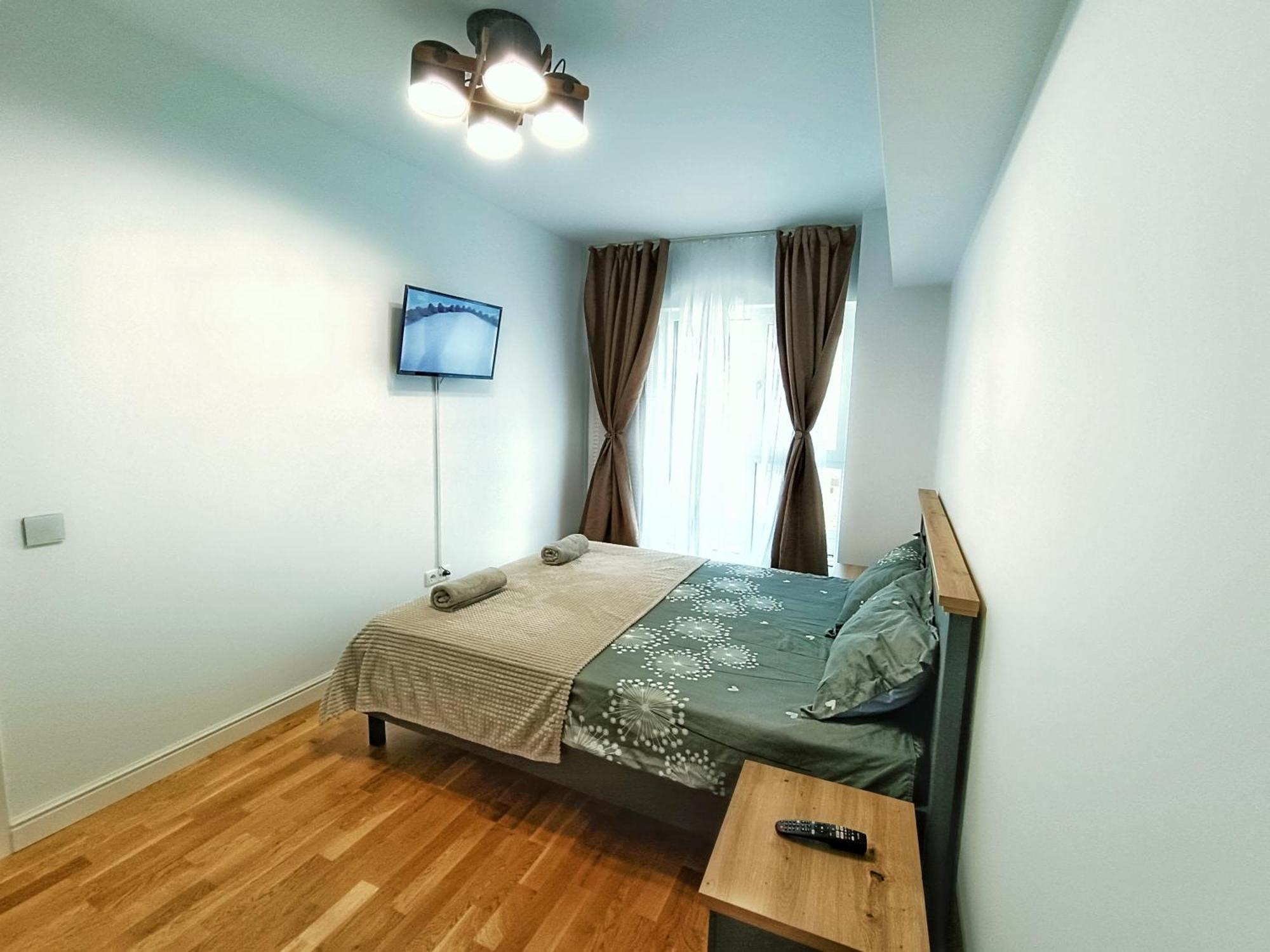 Super Apartments Near Airport With Shop & Free Parking Iasi Eksteriør billede